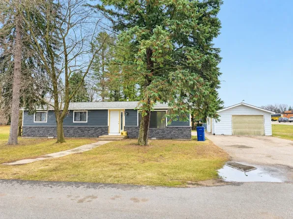289 W Norway St, Harrison, MI 48625