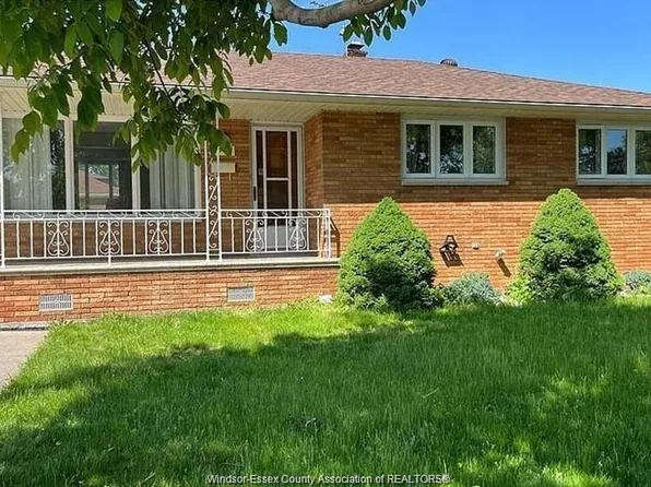 2929 Austen Dr, Windsor, ON N8T 1Z4