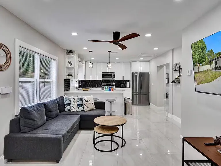 1701 Jefferson St — Photo 12