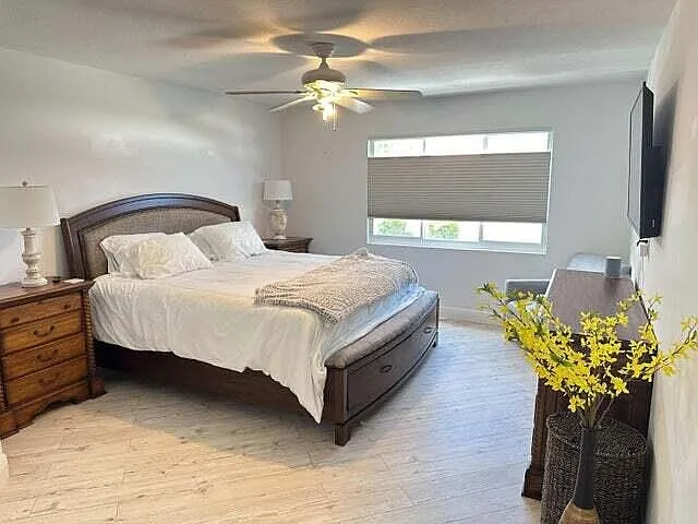 237 Seabreeze Cir — Photo 13