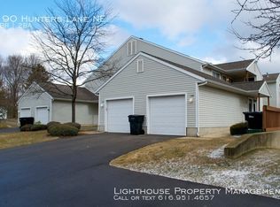 190 Hunters Ln NE, Rockford, MI 49341