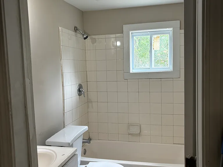 961 Lena St NW #A — Photo 7