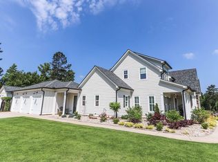 165 N Cove Dr, Newnan, GA 30263