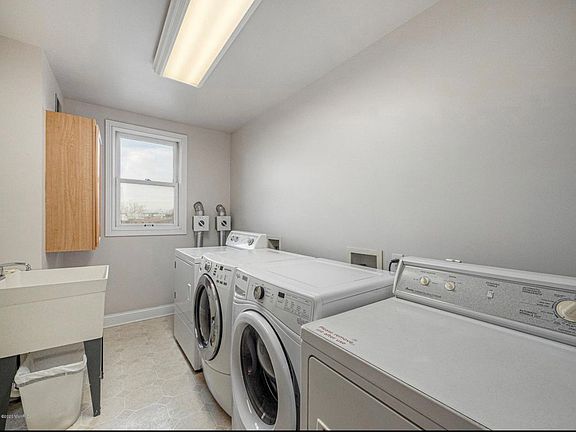 4th image of 17 W 10th St Unit 380