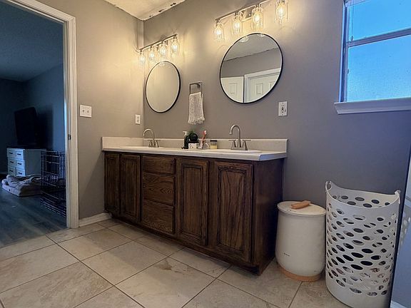 4th image of 205 Villacrest Dr