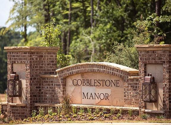 Cobblestone Manor