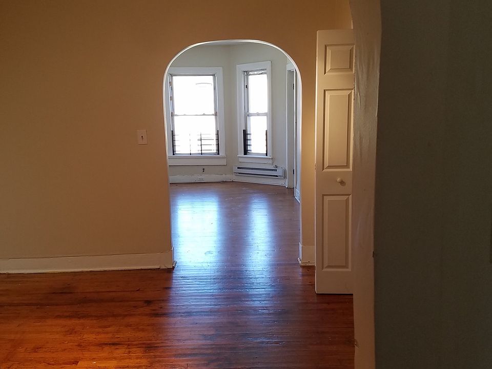 1st image of 127 S William St #3