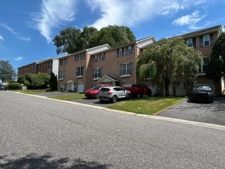 4876 Weatherhill Dr — Photo 4