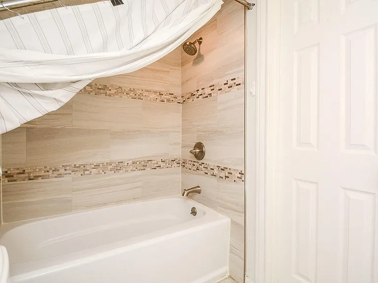 9906 Cedardale Dr — Photo 31
