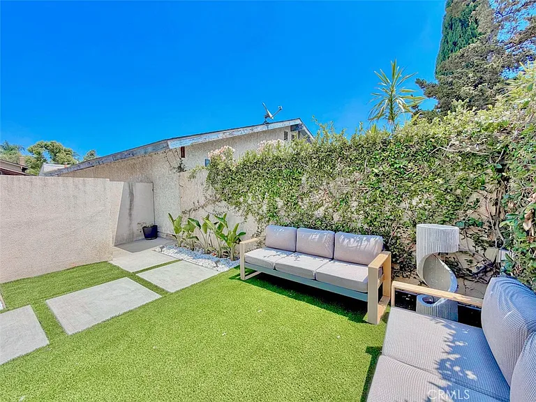 2134 N Pami Cir — Photo 40