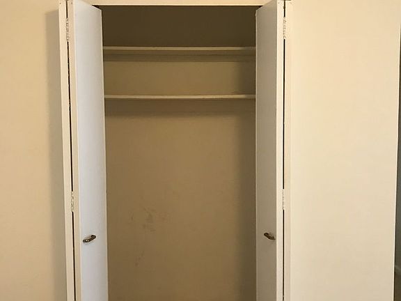 3rd image of 3425 150th Pl APT 5A