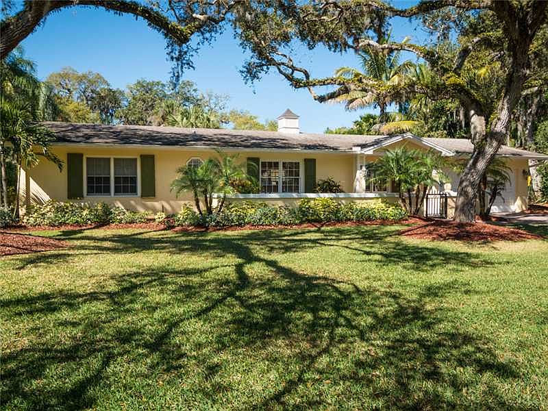 1st image of 3015 Golf View Dr