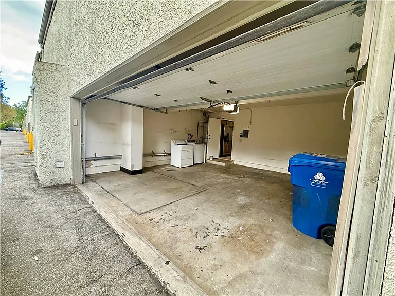 11738 Moorpark St #A — Photo 26