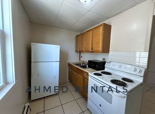 871 Congress St #6, Portland, ME 04102