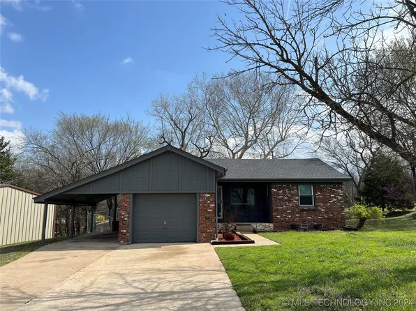 14 Cedar Dr, Sand Springs, OK 74063