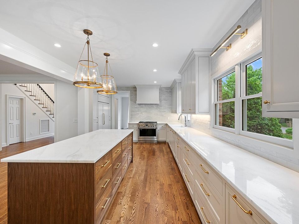 1st image of 6013 Landmark Pl