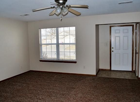 3rd image of 1037 NW Willow Dr #Hr1037