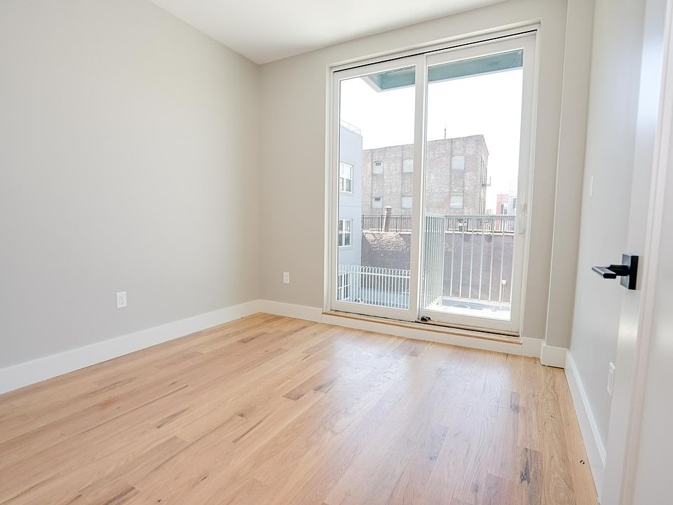 1st image of 13 Jefferson St #E3b