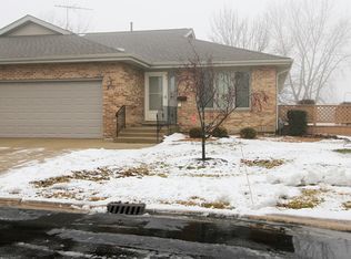 819 Winter Park Dr #819, New Lenox, IL 60451