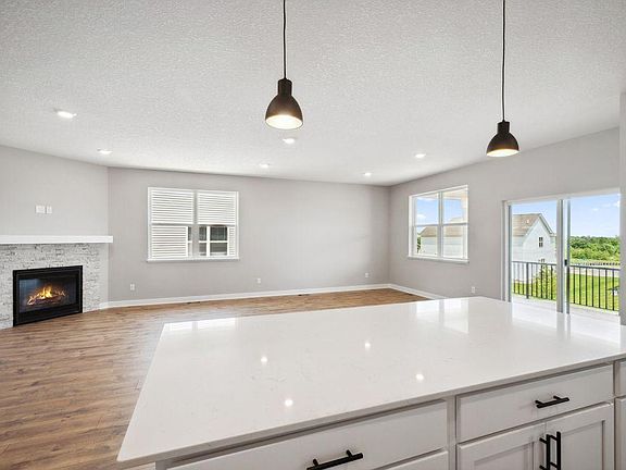 4th image of 1683 Oak Creek Ct