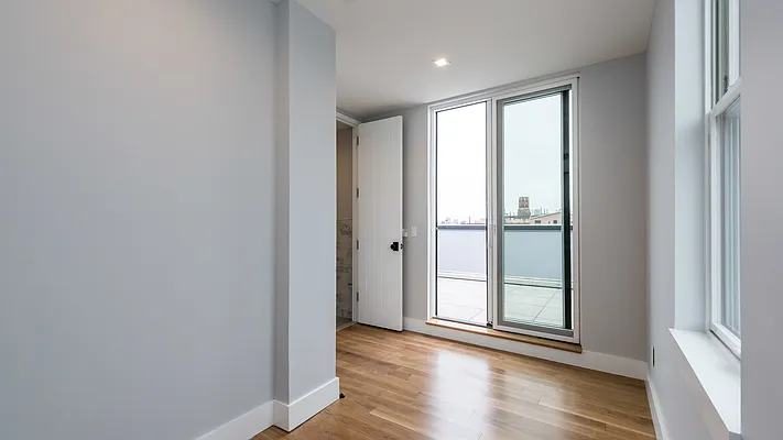 Rented by Nooklyn NYC LLC | media 32