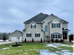 9820 Tudor Pl, Chardon, OH 44024