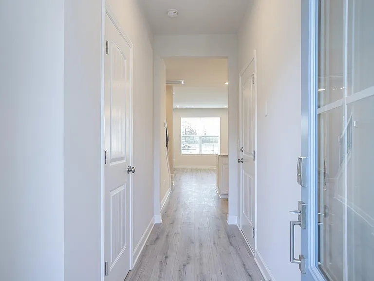 2031 Sperling Dr — Photo 3