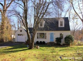 10 Hickory Rd, Katonah, NY 10536