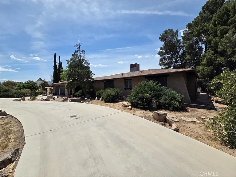 19145 Tomahawk Rd — Photo 35
