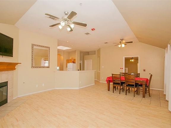 5th image of 2208 Peachtree Ln