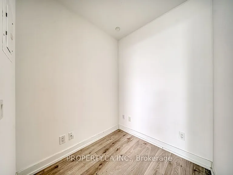 161 Roehampton Ave #3205 — Photo 22