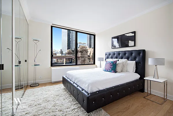 Rented by Warburg | media 4