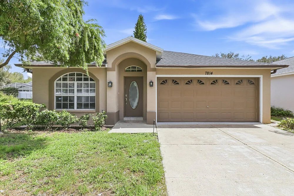 3 bed, 2.0 bath, 1420 sqft, $1,915 — Photo 1