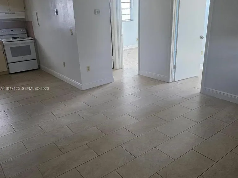 1575 NW 1st St #3 — Photo 3