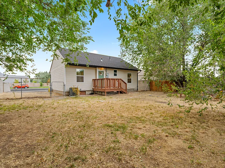 2641 S 7200 W — Photo 24