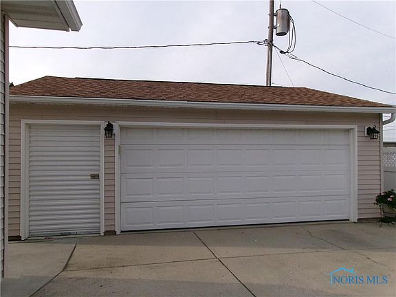5th image of 3947 Macarthur Dr