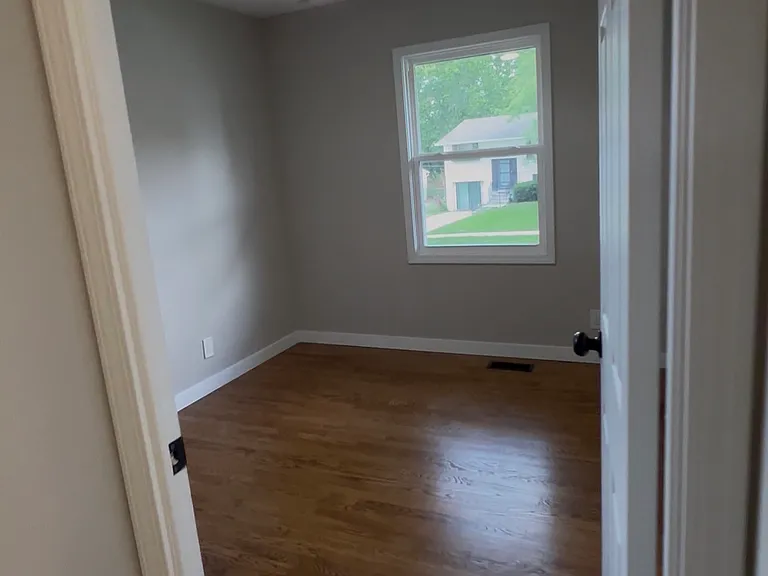 9620 Wallace Ave — Photo 7