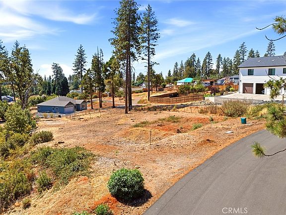 2nd image of 1940 Hillpark Ln