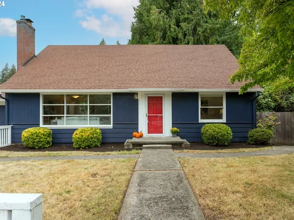 7425 SW Canyon Ln, Portland, OR 97225