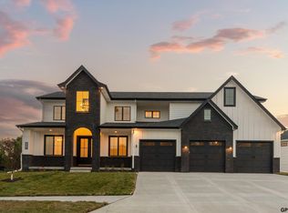 20601 Laurel Ave, Elkhorn, NE 68022