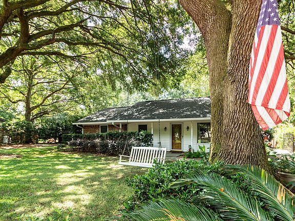 4th image of 5717 San Flora Ave