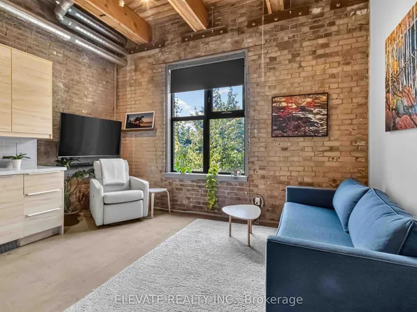 363 Sorauren Ave Unit 312, Toronto, ON M6R 3C1