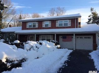 12 Delmar Ln, Commack, NY 11725