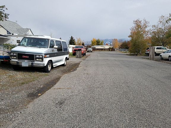 4th image of 211 10th St