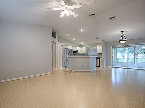 3rd image of 1152 Meadowbend Dr