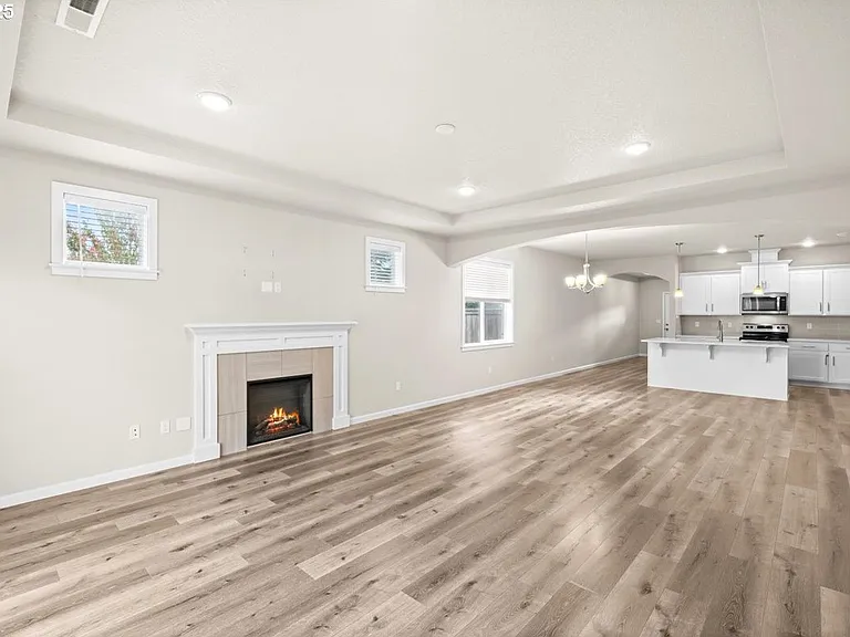 730 E Camellia St — Photo 3