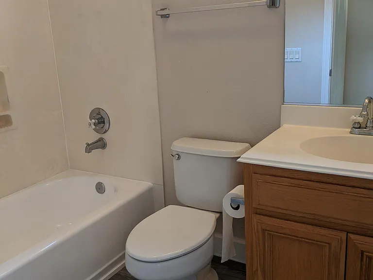 3960 Chamberer Dr — Photo 3