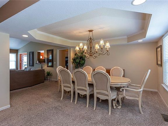 5th image of 10709 Upland Way