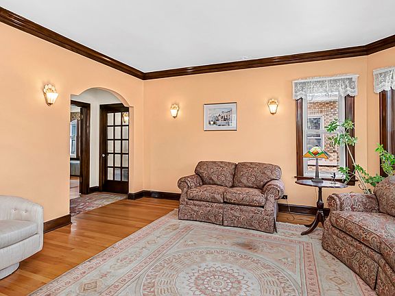 5th image of 8112 Karlov Ave