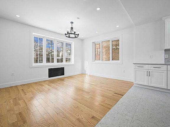 4th image of 3235 164th St Unit 1